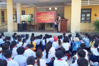 Tuyên truyền, phổ biến, giáo dục về ATGT cho HS