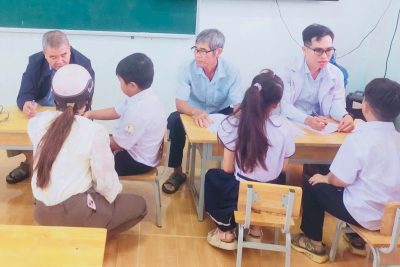 TIÊM VẮC XIN CHO HỌC SINH