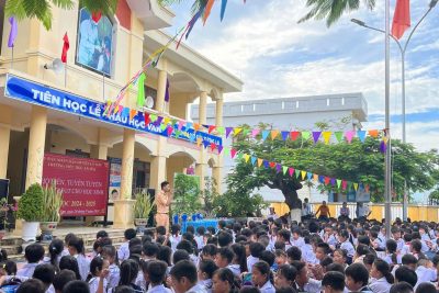 PHỔ BIẾN, TUYÊN TRUYỀN VỀ LUẬT AN TOÀN GIAO THÔNG CHO HỌC SINH NĂM HỌC 2024-2025 PHỔ BIẾN, TUYÊN TRUYỀN VỀ LUẬT AN TOÀN GIAO THÔNG CHO HỌC SINH NĂM HỌC 2024-2025