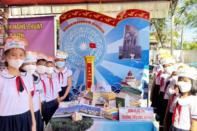 Hội thi “XẾP SÁCH NGHỆ THUẬT NĂM 2022”